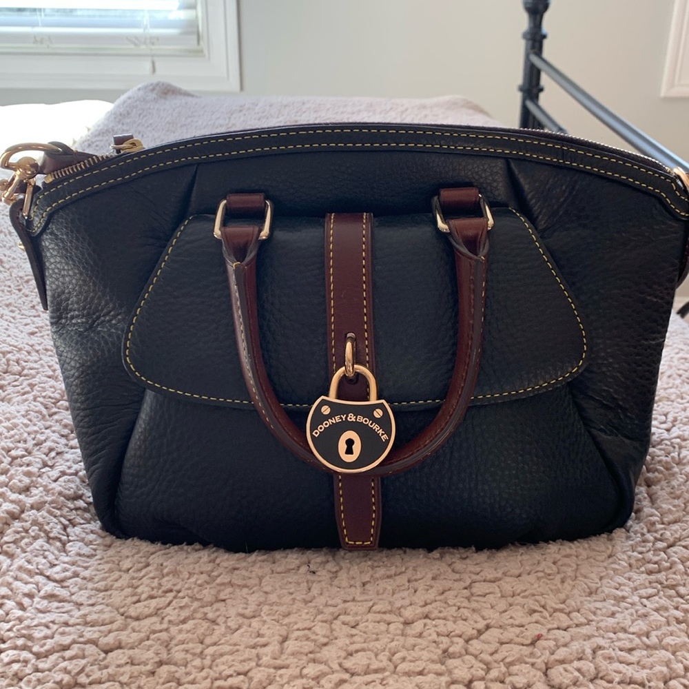 NWOT Dooney and Bourke Samba Bag